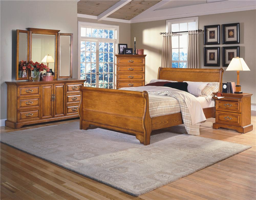 New Classic Honey Creek Queen Oak Sleigh Bed Dunk & Bright Furniture